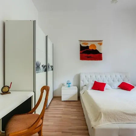 2 Bedroom Cozy In דירה